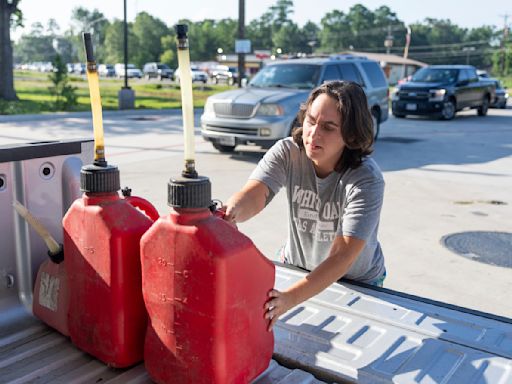 Crece frustración en Houston mientras empresa eléctrica lucha por resolver apagón causado por Beryl