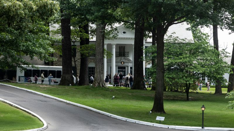 It looks like someone tried to steal Graceland, possibly one of the dumbest crimes ever | CNN Business