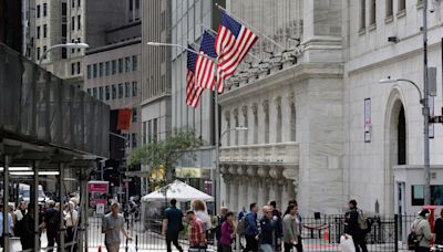 Stock market today: Wall Street drifts following the latest signals of a solid economy