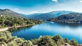 El pantano del Burguillo, un oasis cerca de Madrid para refrescar tu verano