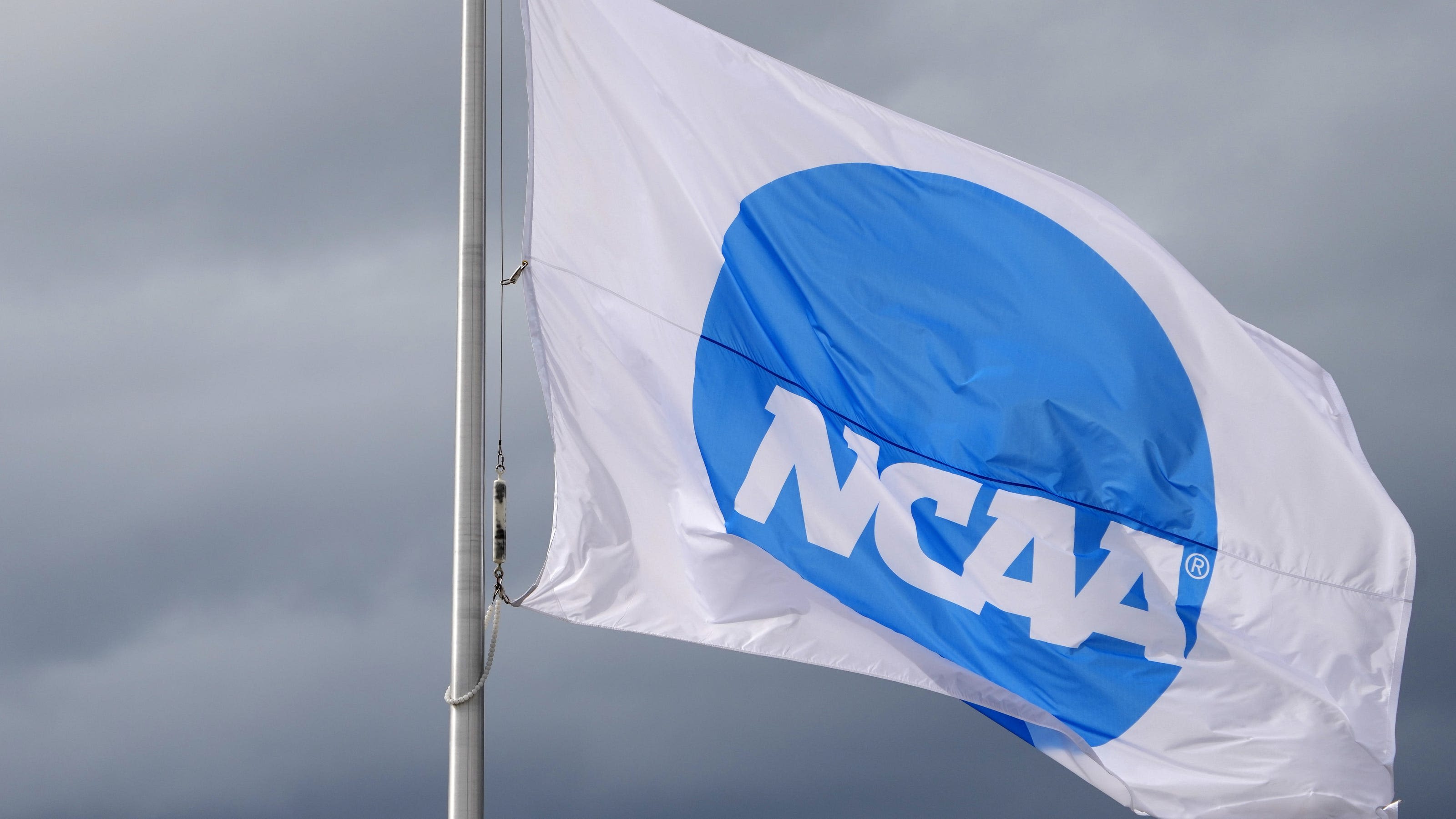 NCAA, Power Five conferences reach deal to let schools pay players