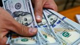 En la previa del fin de semana largo, el dólar blue retrocedió cinco unidades y finalizó a $1.300