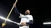 Crawford walks it off as Mariners earn series win over Astros