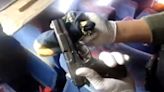 Videos: hallaron armas de fuego dentro del micro en el que viajaba Di Zeo y otros barras de Boca rumbo a Córdoba