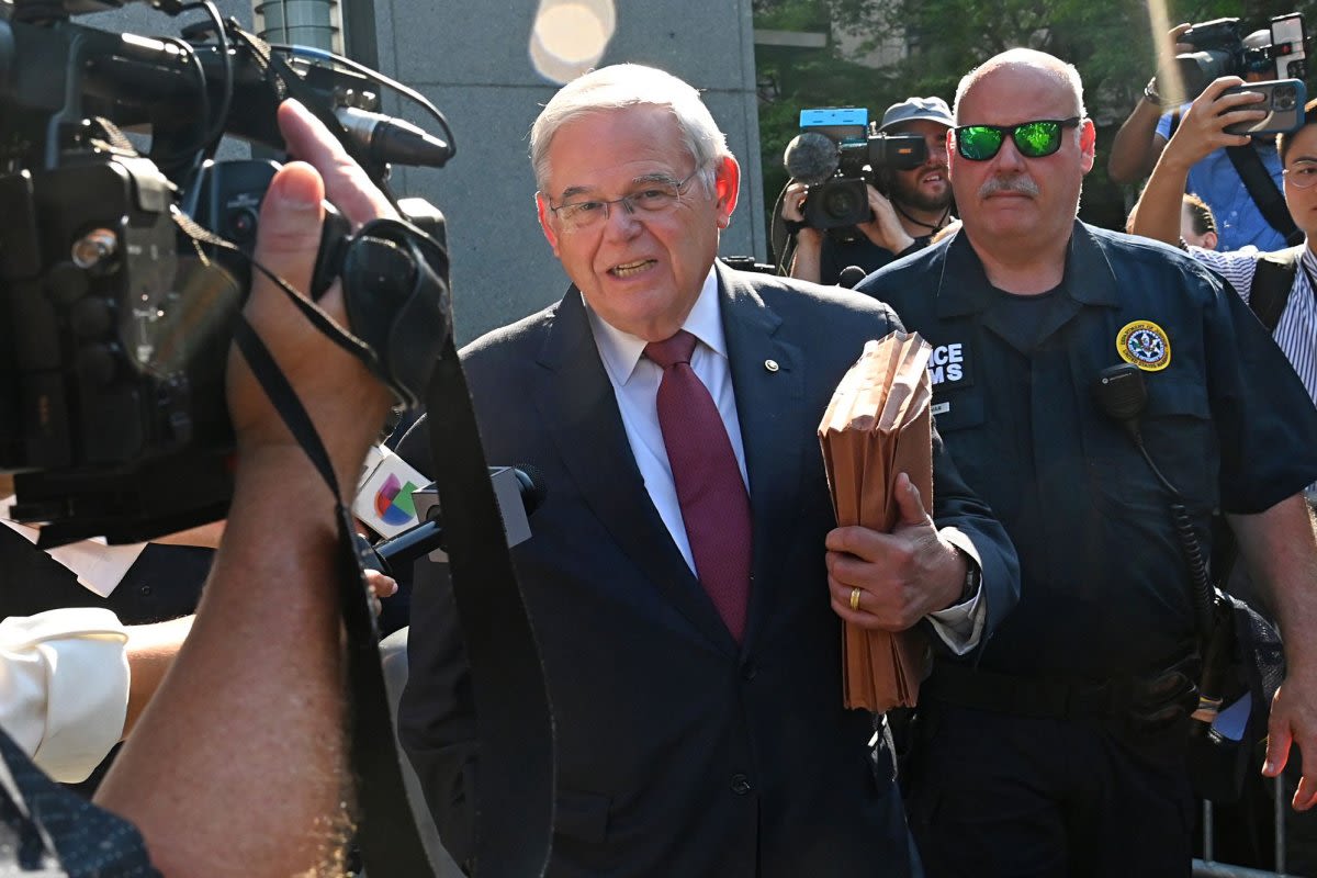 Jurors in Bob Menendez trial send note about unanimity on single verdict