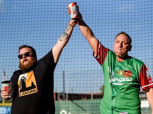 Joey Chestnut nearly eclipses Nathan's contest winner during exhibition at Army base in Texas