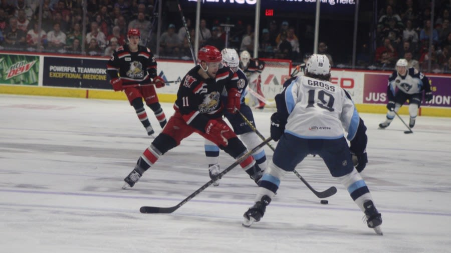 Berggren’s hat trick guides Griffins to Game 5 in Milwaukee