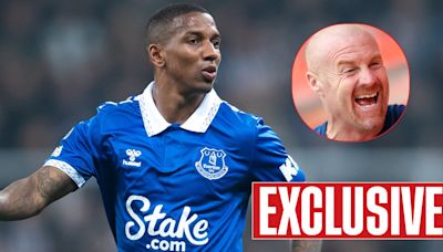 Ashley Young accepts Everton offer after breakthrough - sources