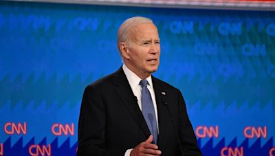 Una experta en protocolo analiza el comportamiento de Biden en el debate de las elecciones de EEUU y esto es lo que insinúa