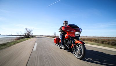 Nos subimos a las nuevas Harley-Davidson Street y Road Glide - MarcaTV