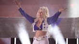 Dolly Parton rocks halftime as Dallas Cowboys cheerleader