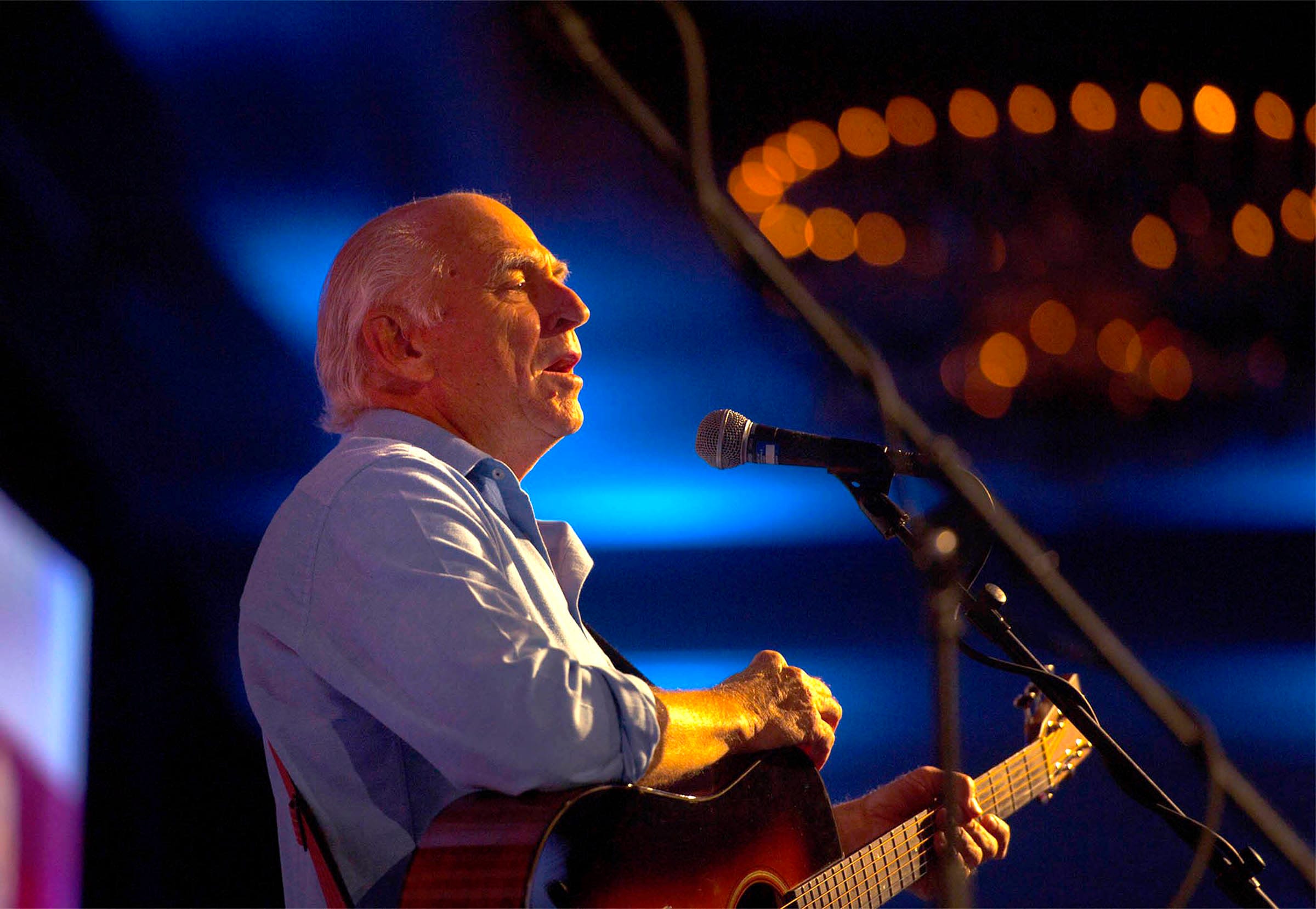 Jimmy Buffett's three Palm Beach homes have hit the market on the same historic street