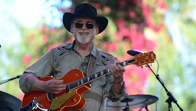 Duane Eddy, 'Peter Gunn' Guitarist, Dead at 86