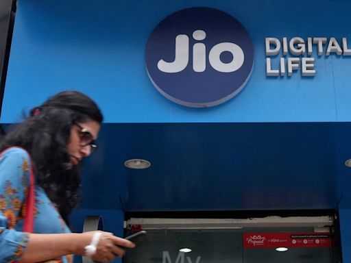 Reliance Jio relaunches Rs 999 prepaid plan with extended validity and unlimited 5G: Full details inside