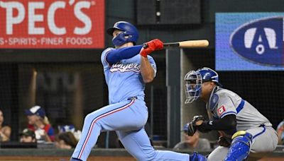 Texas Rangers rookie Wyatt Langford becomes the 1st major leaguer to hit for the cycle in 2024