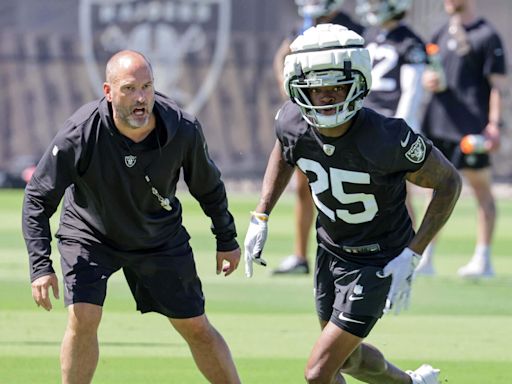 Raiders training camp: Confident secondary dominates as quarterback struggles continue