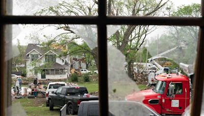 Tornado causes extensive damage to Oklahoma town and 1 death as powerful storms hit central US