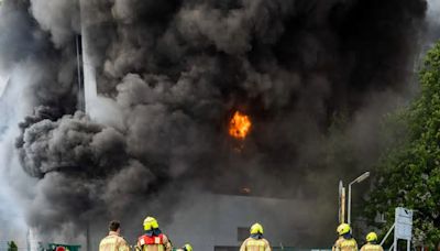 Großbrand und Chemie-Giftwolke in Berlin: Ukraine-Waffenhersteller steht in Flammen