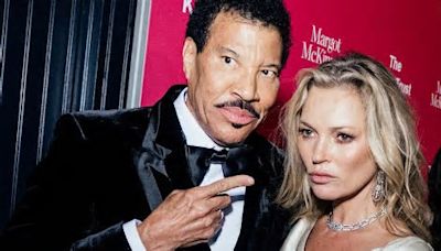 Kate Moss se presenta ante el rey Carlos y Pharrell cierra una calle de la ciudad