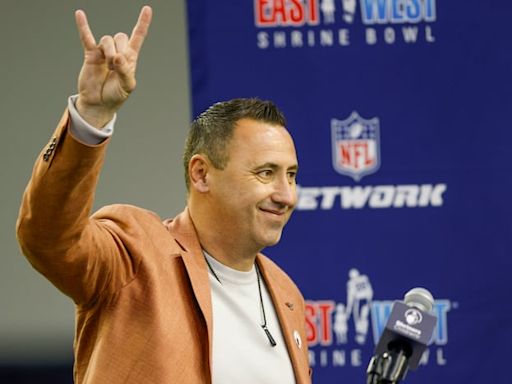 Texas’ Steve Sarkisian says it took ‘about 60 seconds’ to make up mind on Alabama opening