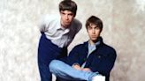 Oasis celebra 30 años de Definitely Maybe con una nueva versión de “Up in the Sky”