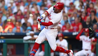 Phillies beat Dodgers despite Harper's absence