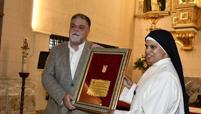 Villena entrega la Medalla de Oro de la Ciudad a Las Trinitarias