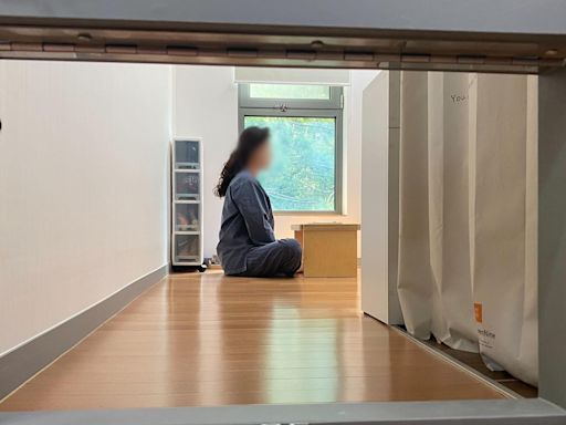 Why parents are locking themselves in cells at Korean 'happiness factory'