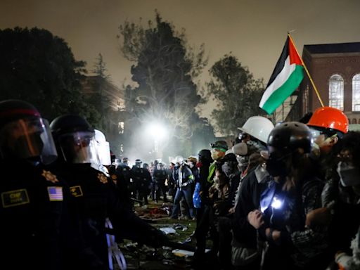 La policía desmantela la protesta propalestina en la universidad de Los Angeles