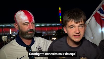 ¡Aficionados ingleses piden la salida de Southgate! - MarcaTV