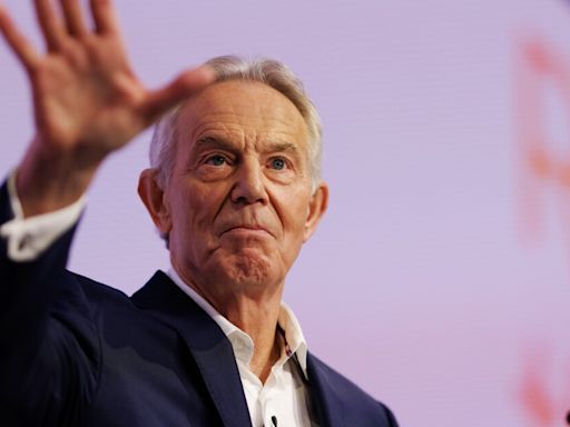 Tony Blair urges leaders to ignore 'waves of populist opinion'