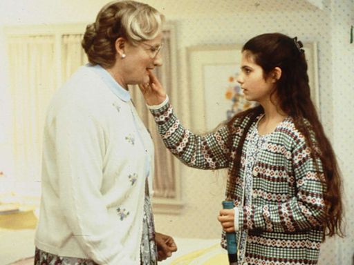 'Mrs. Doubtfire' Actress Reveals Robin Williams’ Sweet Gesture After She Was Expelled from School