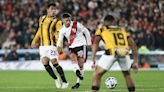 River le ganó a The Strongest en una noche sin brillo y se clasificó para los octavos de final