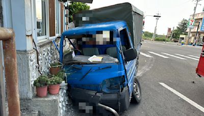 快訊／嘉義嚴重車禍釀4傷！他慘遭拋飛車外 OHCA送醫搶救中 | 蕃新聞