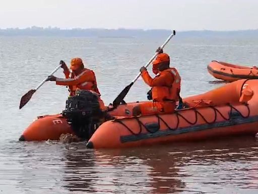 All 14 crew members rescued from tugboat that drifted off Alibag coast