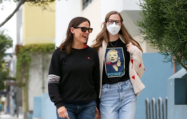 Daughter of Ben Affleck, Jennifer Garner speaks out against mask bans