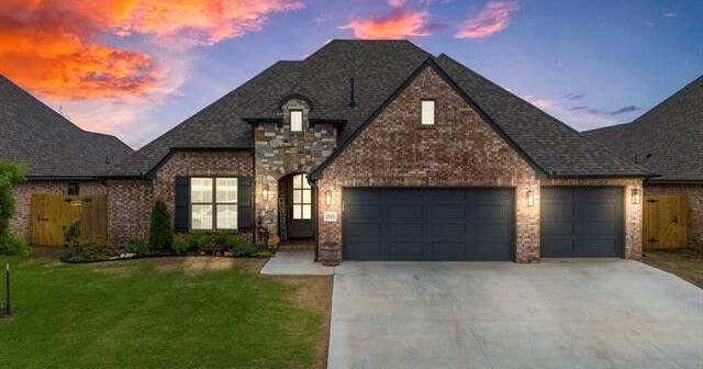 4 Bedroom Home in Broken Arrow - $415,000