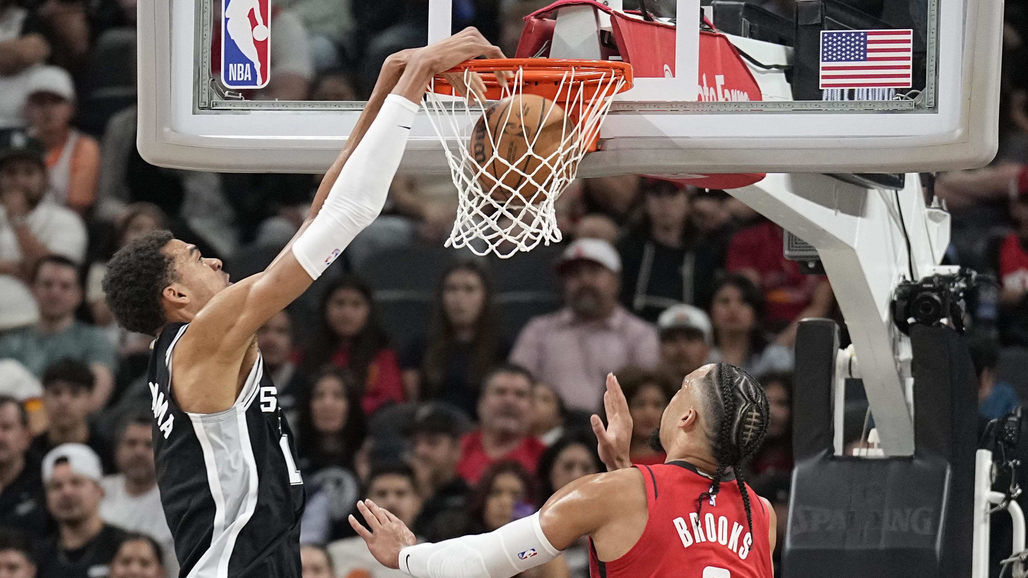 Rockets Foe Victor Wembanyama Wins Rookie of the Year