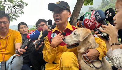 花蓮地震／搜救犬任務結束 咬麥Roger「苦瓜臉」站診療台檢查