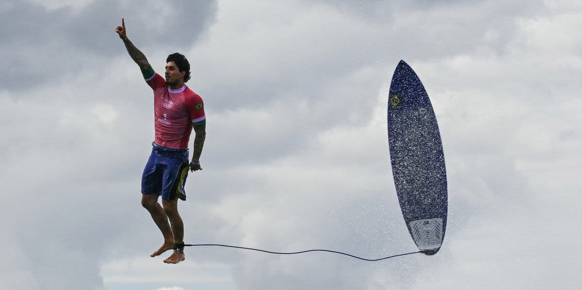 It's Hard To Believe This Viral Olympic Surfing Photo Is Actually Real