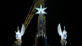 La Sagrada Familia de Barcelona ilumina sus dos nuevas torres