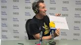 El mentalista Javier Botía lee la mente en directo a una periodista de Radio Gandia SER