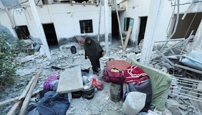 Israeli strikes hit Gaza schools, hospital compound after talks fail