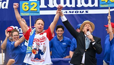 Joey Chestnut no participará en concurso anual de hot dogs