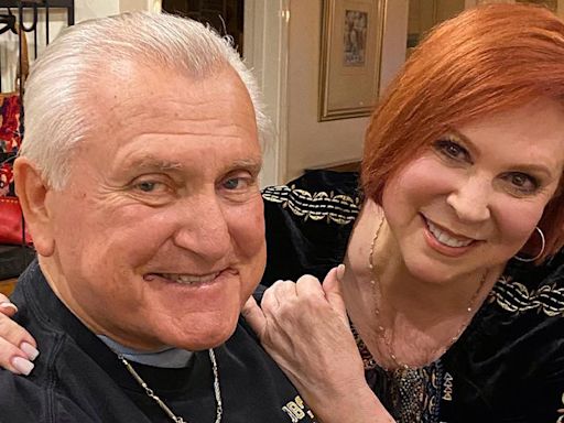 Al Schultz Dies: ‘Carol Burnett Show’, ‘All In The Family’, ‘Good Times’ Makeup Artist & Husband Of Vicki Lawrence Was 82