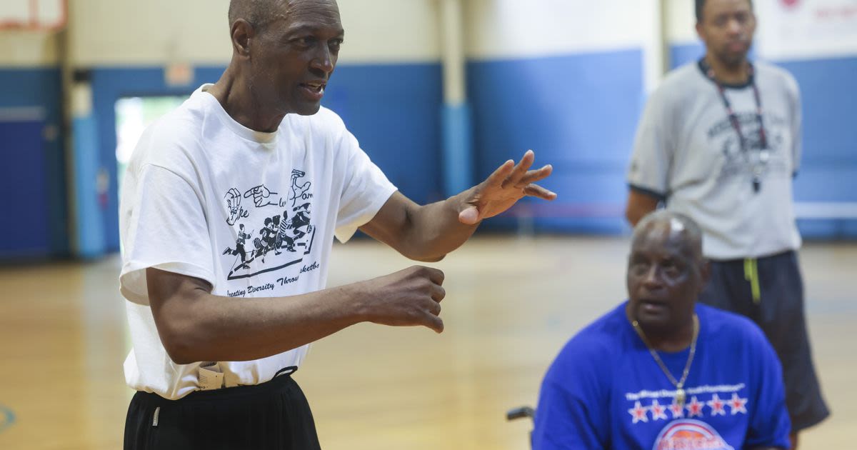Photos: Mike Glenn's basketball camp for the deaf and hard of hearing