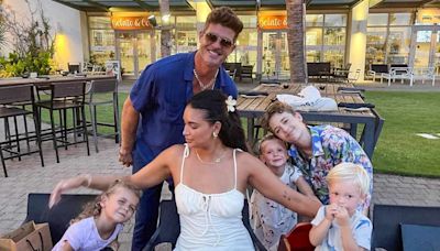 Robin Thicke Celebrates 'Best Mommy in the World' April Love Geary on Mother's Day: 'My Everything'