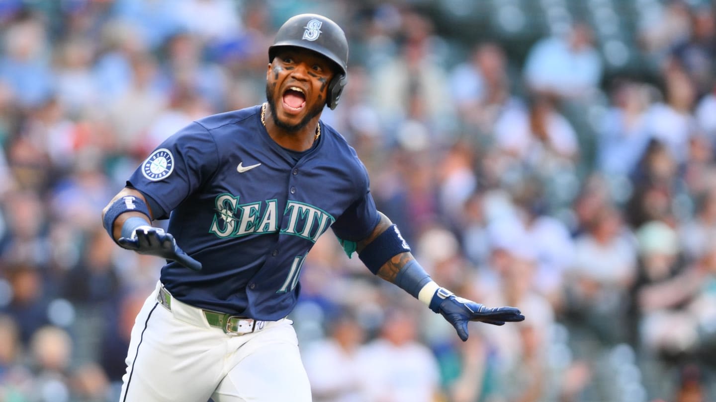 WATCH: Seattle Mariners Outfielder Comments on Contract Extension