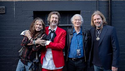 See Black Crowes Bring Out Steven Tyler to Perform ‘Mama Kin’ at London Gig