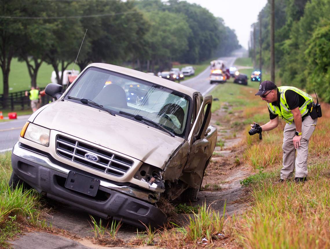 Eight dead and 45 injured in collision involving a bus with farm workers in Florida